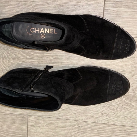 Chanel boots - Picture 1 of 2